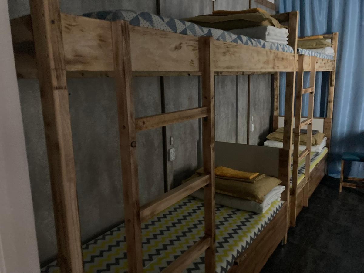 Hostel Del Luna アルマトイ エクステリア 写真