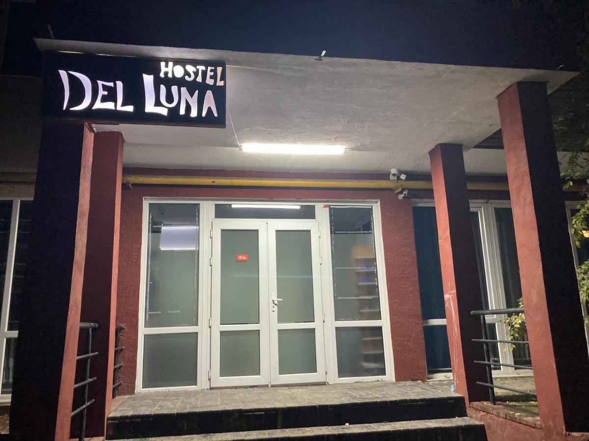 Hostel Del Luna アルマトイ エクステリア 写真