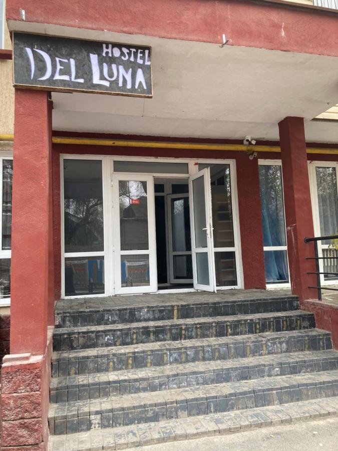 Hostel Del Luna アルマトイ エクステリア 写真