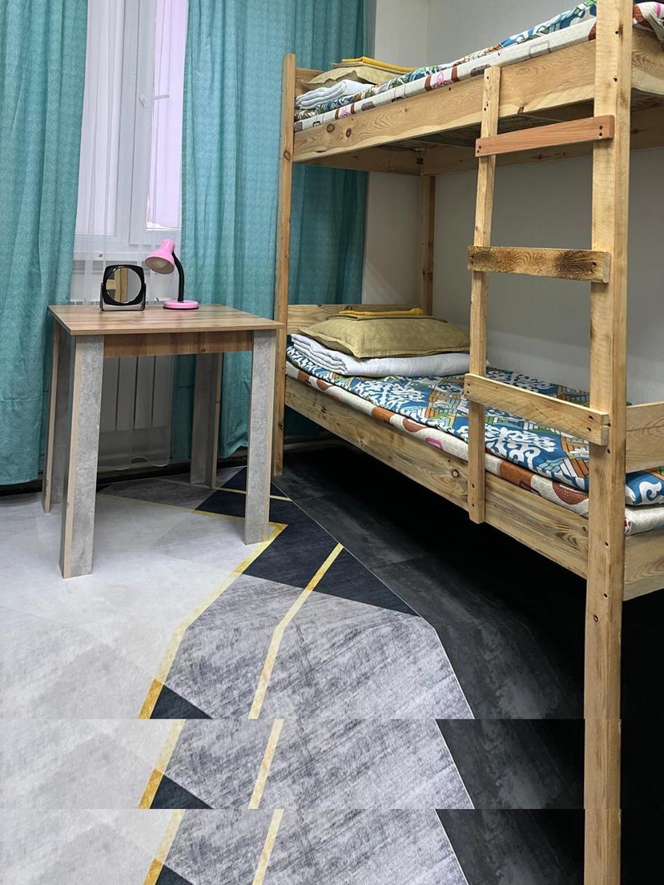 Hostel Del Luna アルマトイ エクステリア 写真